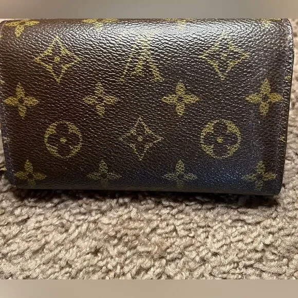 Authentic Louis Vuitton Porte Monnaie
Billets Tresor - Picture 2 of 10